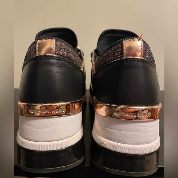 ❌SOLD❌ MICHAEL Michael Kors Liv Trainer Extreme Sneakers - Picture 3 of 6